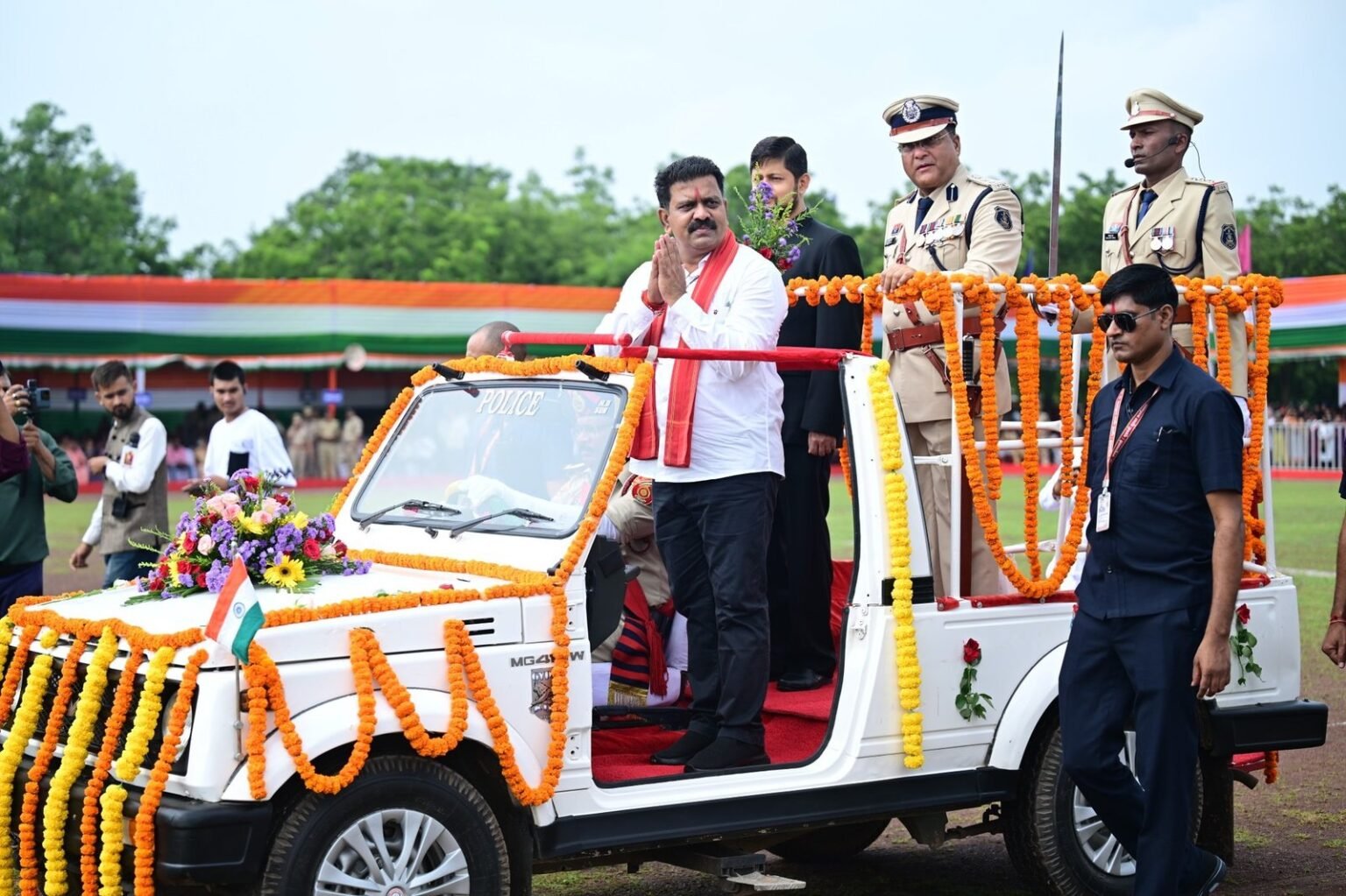 स्वतंत्रता दिवस 2025: उपमुख्यमंत्री विजय शर्मा ने दुर्ग में ध्वजारोहण कर परेड की सलामी ली