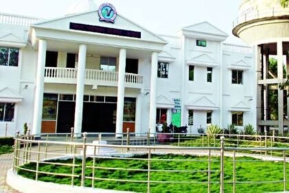 कवर्धा नगर पालिका की लापरवाही से बढ़ा जल संकट, चार दिन से सूखे नल जनता परेशान